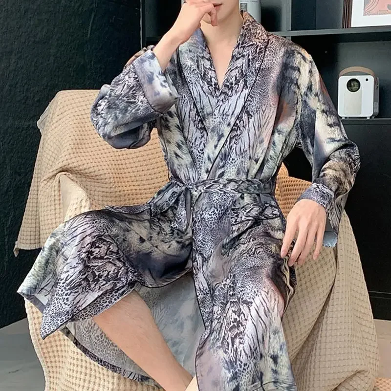 Male Sleepwear Silk Satin Long Sleeved Bathrobe Kimono Gown Fashion Leopard Print Robe Men Lapel Home Wear Nightgown Loungewear