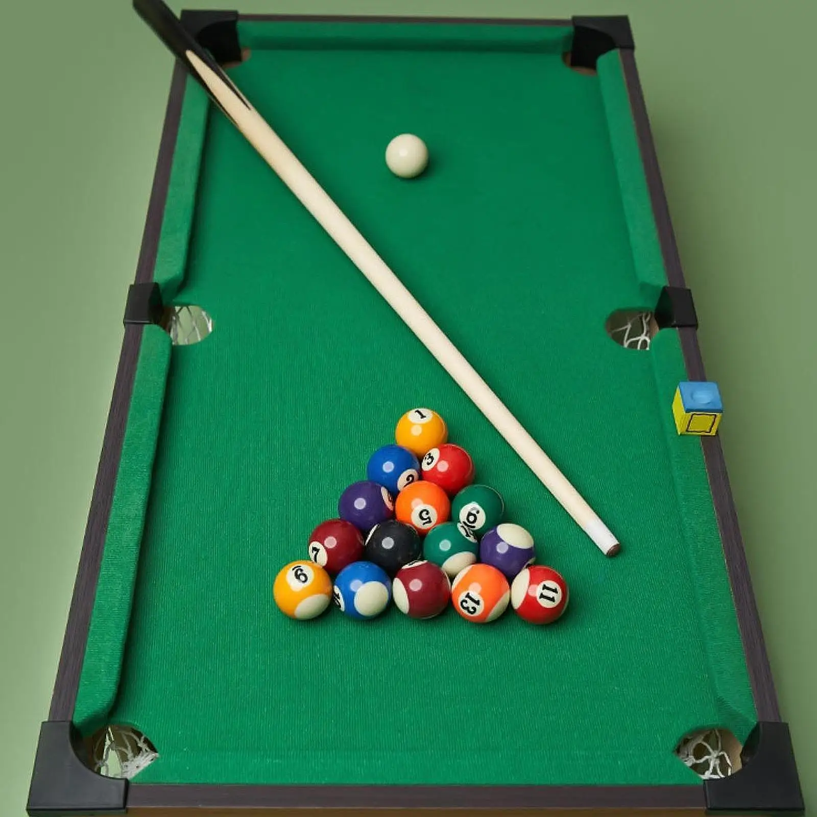 Mini Pool Table Set for Kids Game Toy Board Games Practical Gift Bedroom Mini Billiards Table Snooker Table for Children Boys