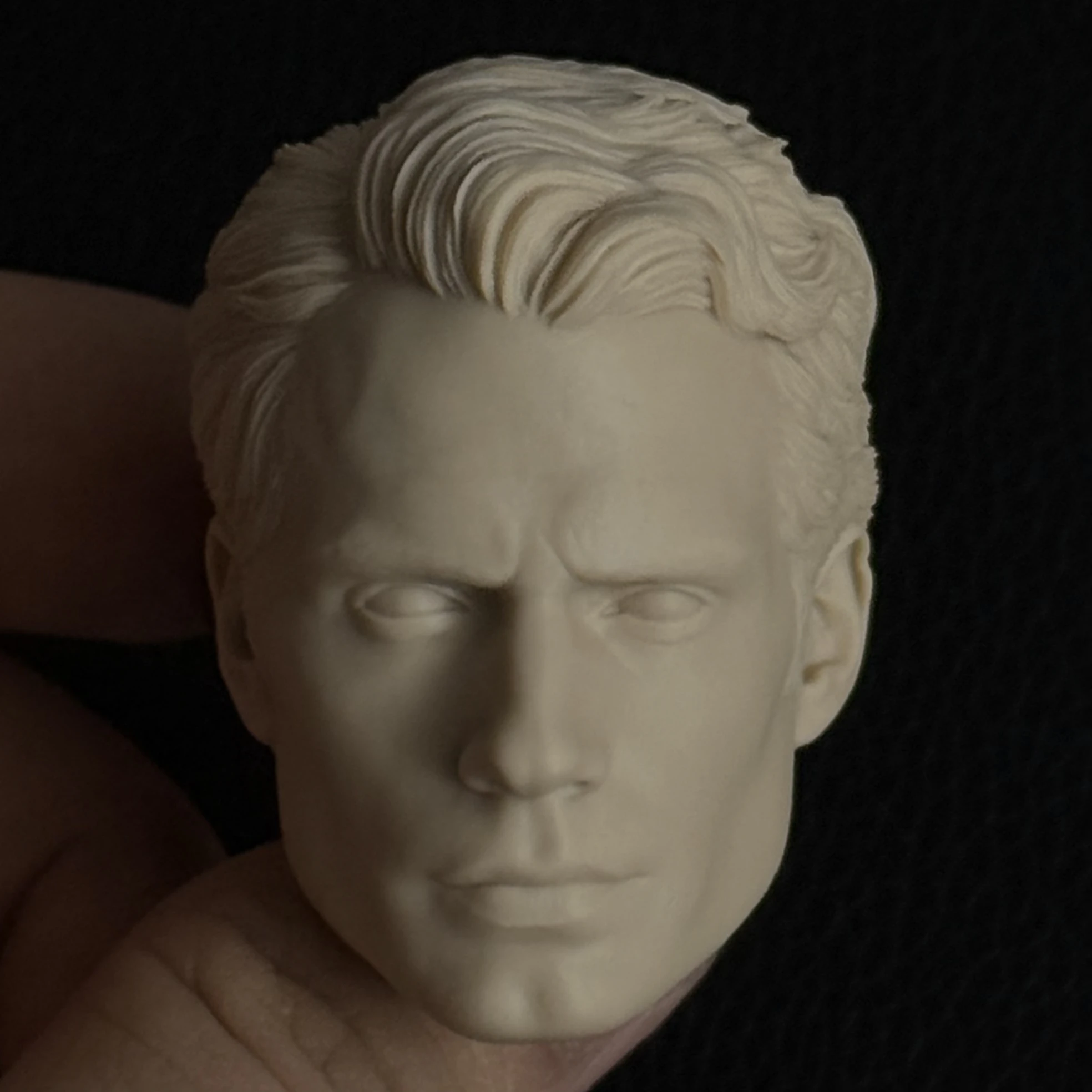 Muñeco Henry Cavill Nude: La Escultura de Cabeza en Escala 1/6 que Cambió Mi Colección de Figuras de Acción