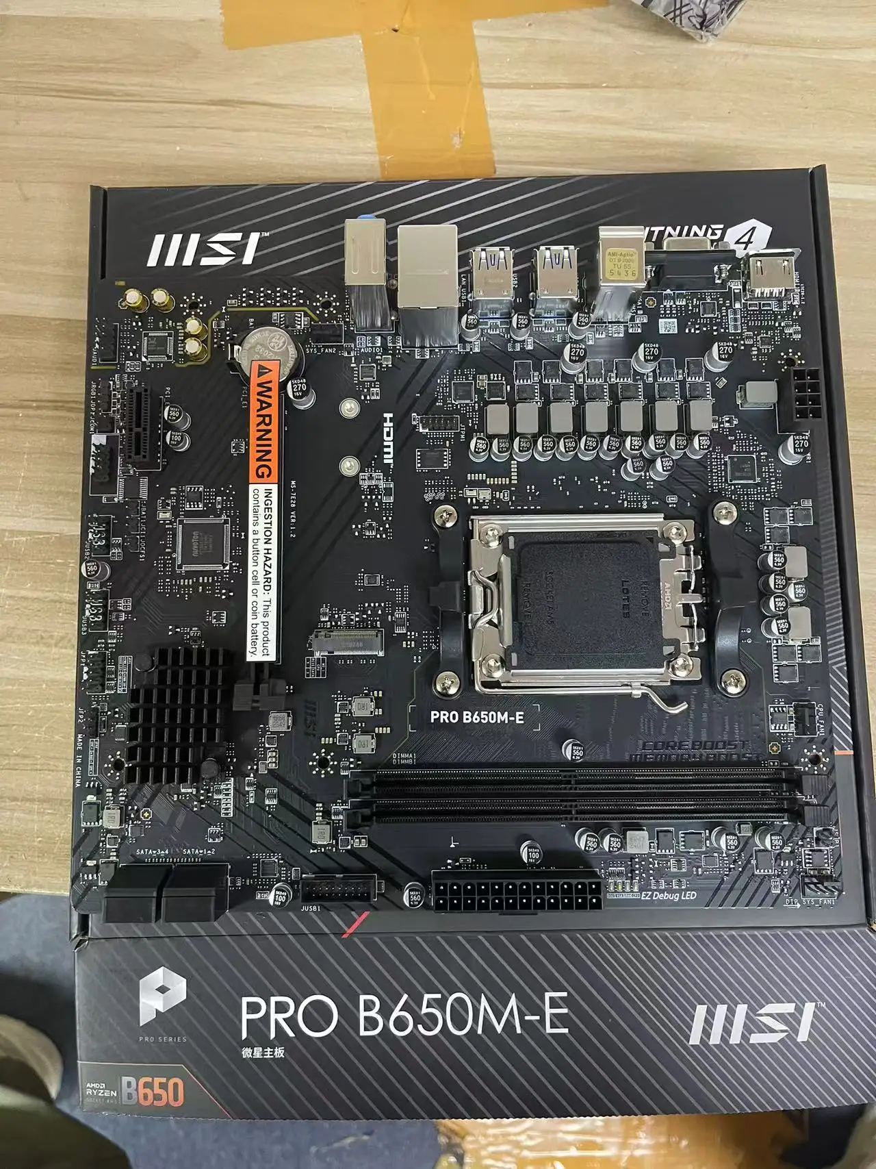 La scheda madre MSI PRO B650M-E supporta i processori desktop AMD Ryzen serie 9000/8000/7000, presa di memoria DDR5 AM5
