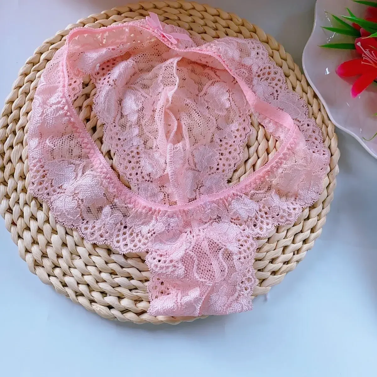 سروال وردي مميز من الدانتيل للرجال T- Breifs عرض حي أزياء رقص مثيرة DJ Club Bar حفلة خاصة كوس. سراويل هاراجوك الذكور سيسي