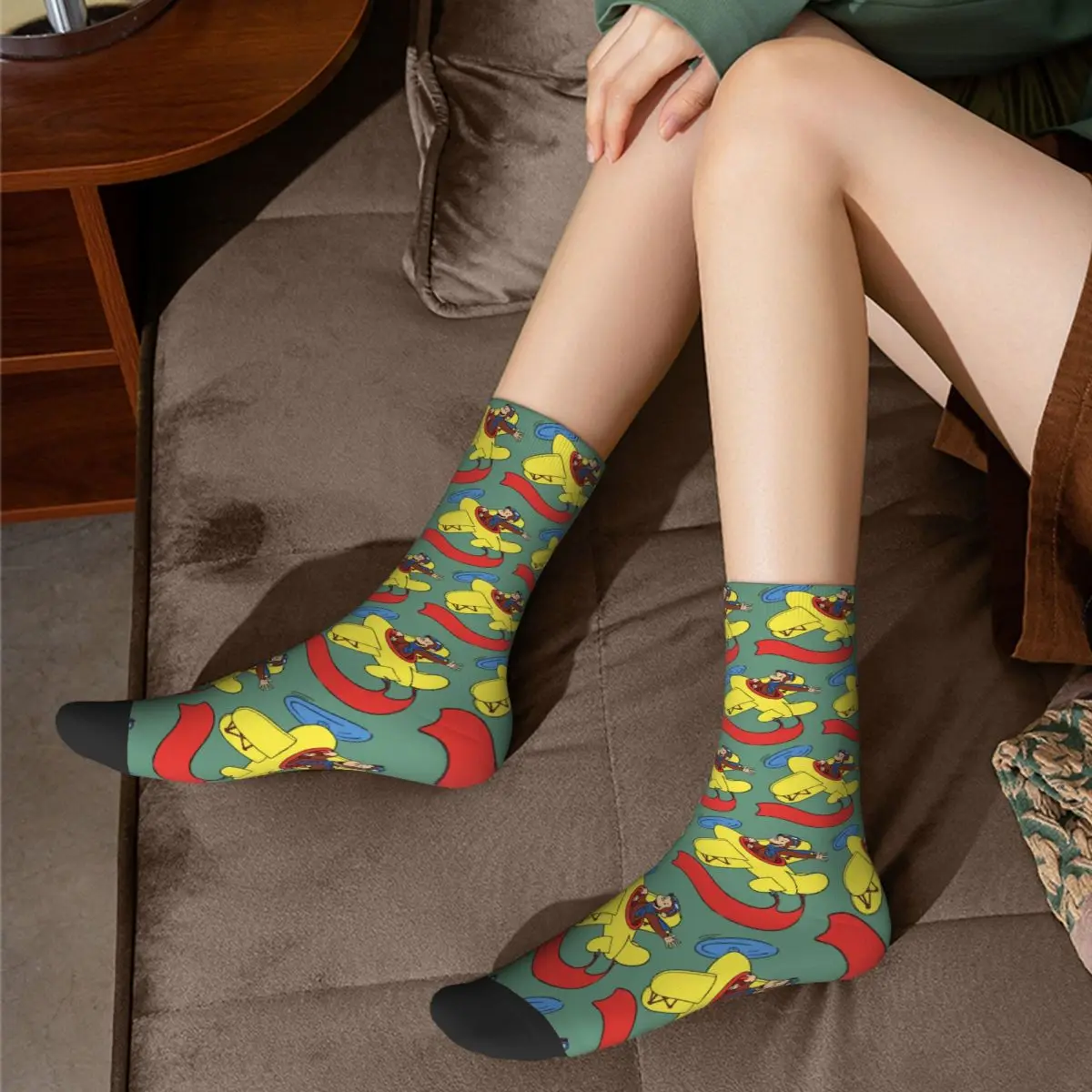 Curious George In An Airplane Socks Harajuku Stoking Super Lembut Sepanjang Musim untuk Hadiah Natal Pria dan Wanita