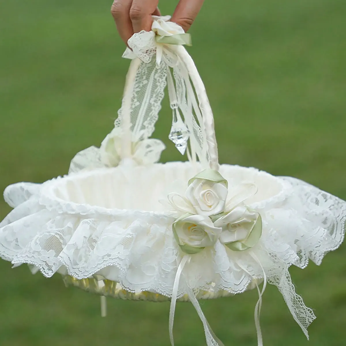 1 Ivory-Colored Flower Girl Basket for Weddings, Decorated with Lace, Satin Flowers, and Artificial Crystals, Large Wedding Flower Basket Suitable for Flower Girls - with a Swivel Handle, Sweet and Romantic Petal Basket, Lace Bow Bridal Flower Basket, Suitable for Wedding Flower Girls and Bridesmaids