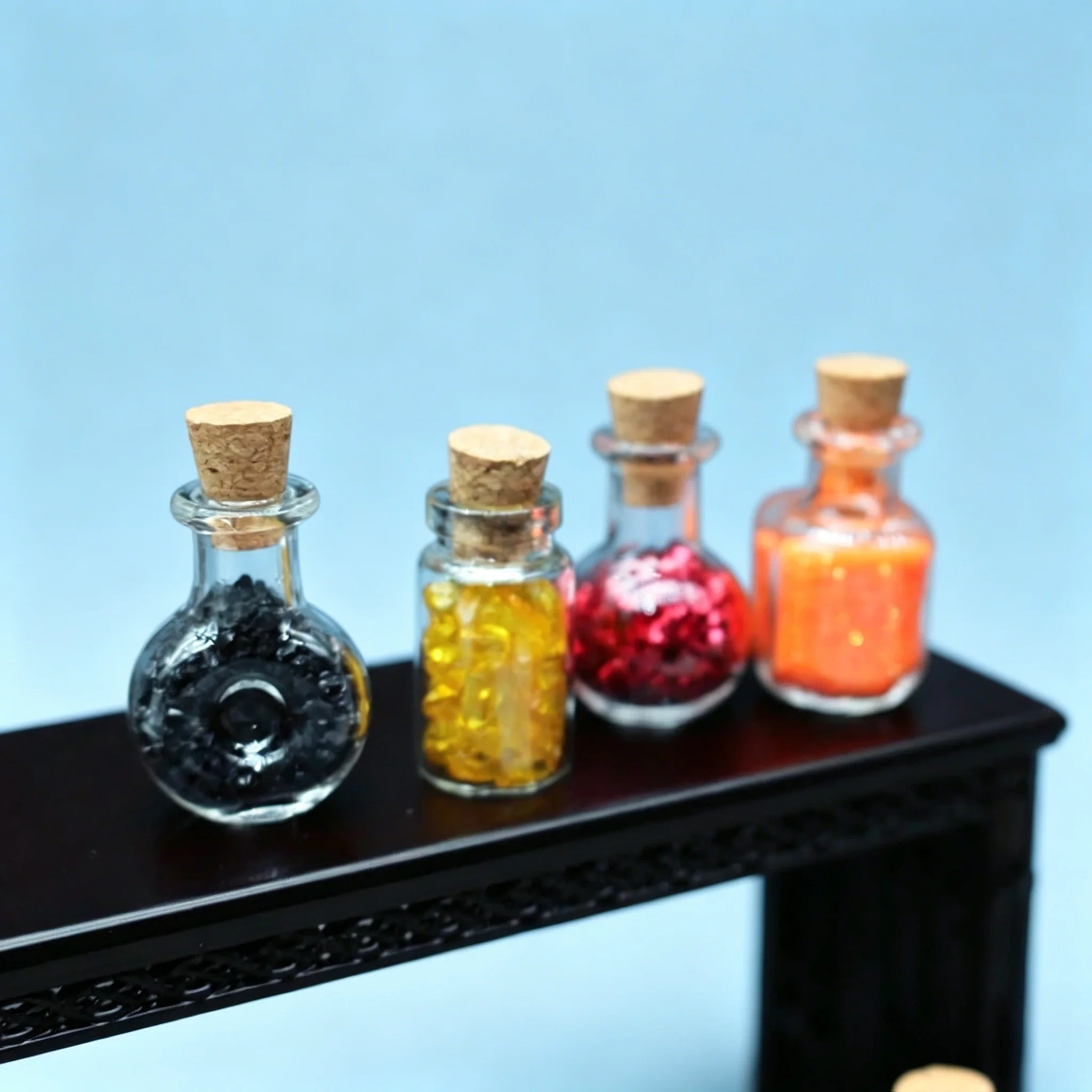 4Pcs/Set Dollhouse Mini Magic Potion Bottles - Cork Glass Vials for Halloween Decor