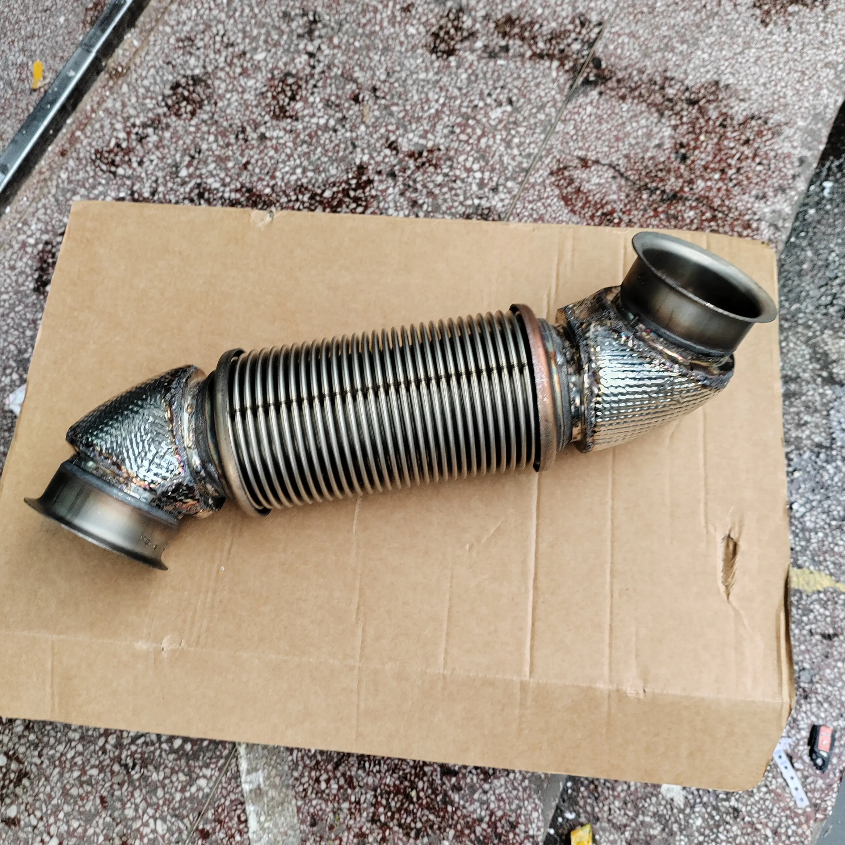 1202010-LA2A0 Dongfeng Tianlong flagship kxgx Tianlong kl muffler exhaust pipe bellows link pipe