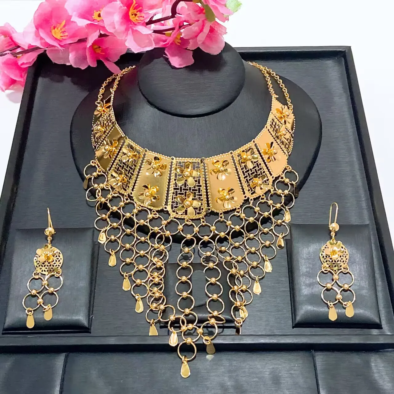 

Indian Style Gold Plated Statement Jewelry Set Tassel Drop Necklace & Earrings Luxury Bridal Party Wedding Jewelry For Women