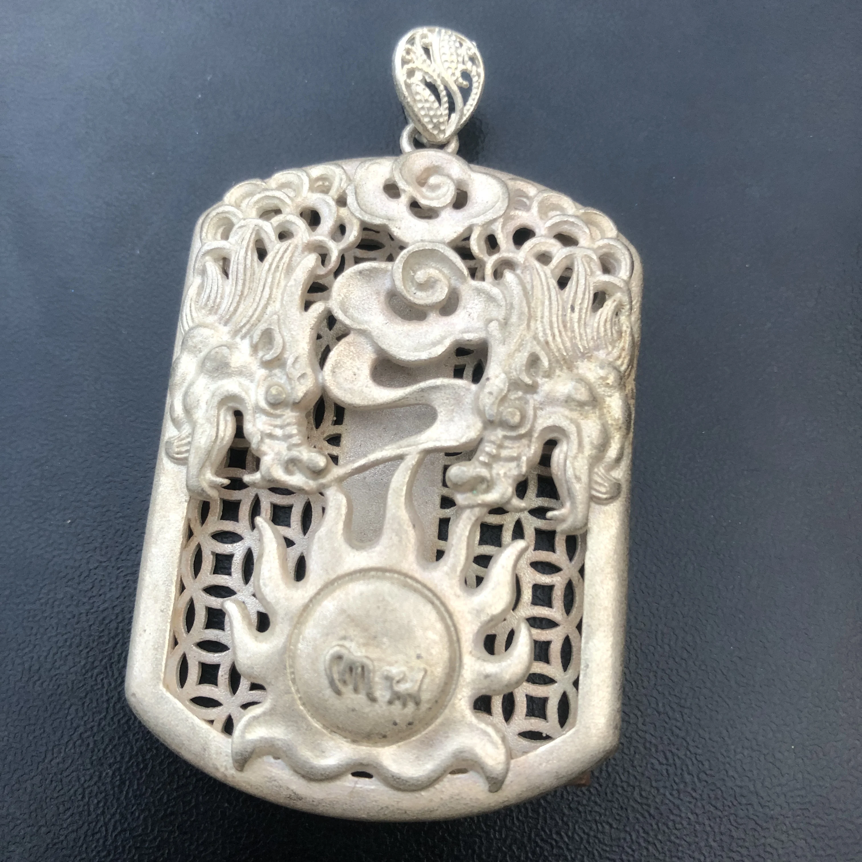 Ethnic Fashion World - Pendentif creux vintage en argent tibétain,