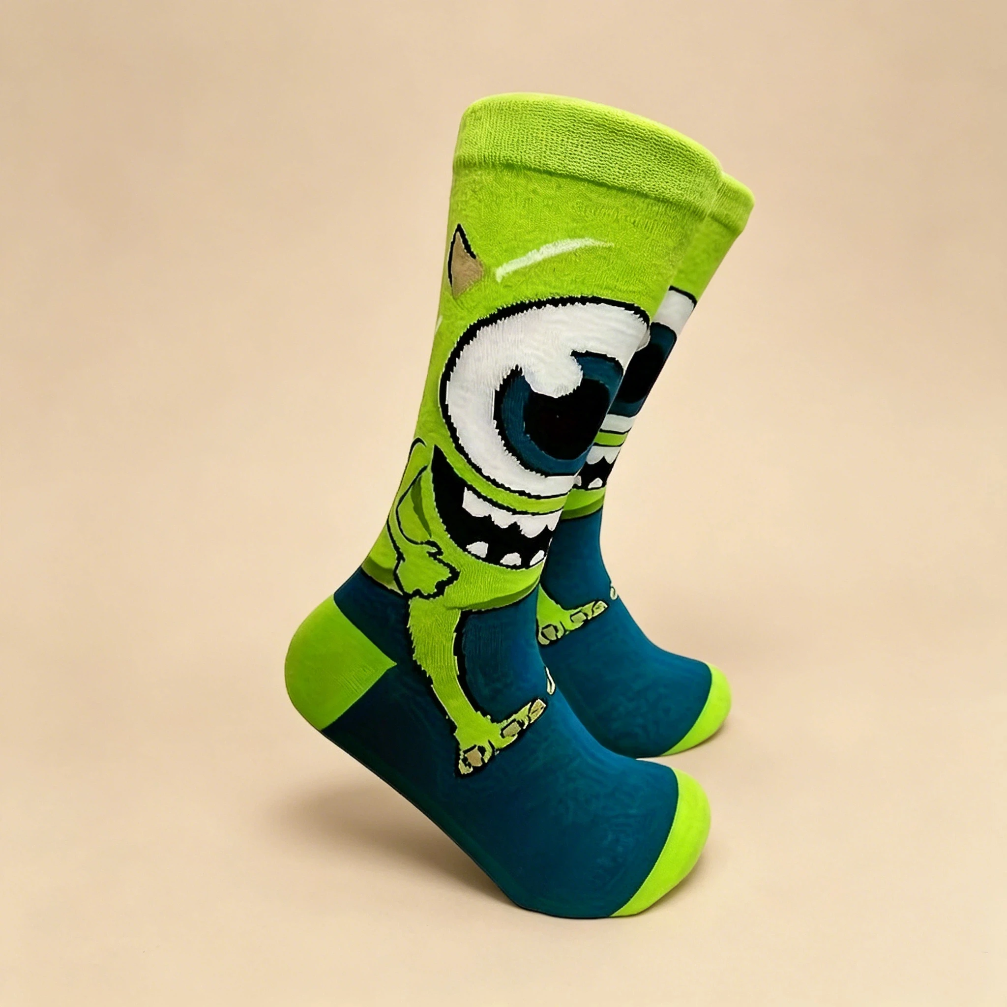 2 Paar Unisex Cartoon-Sportsocken mit neuartigen und interessanten Anime-Drucken, Teenager-Rollenspiel-Hip-Hop-Street-Geschenksocken – Detail 3