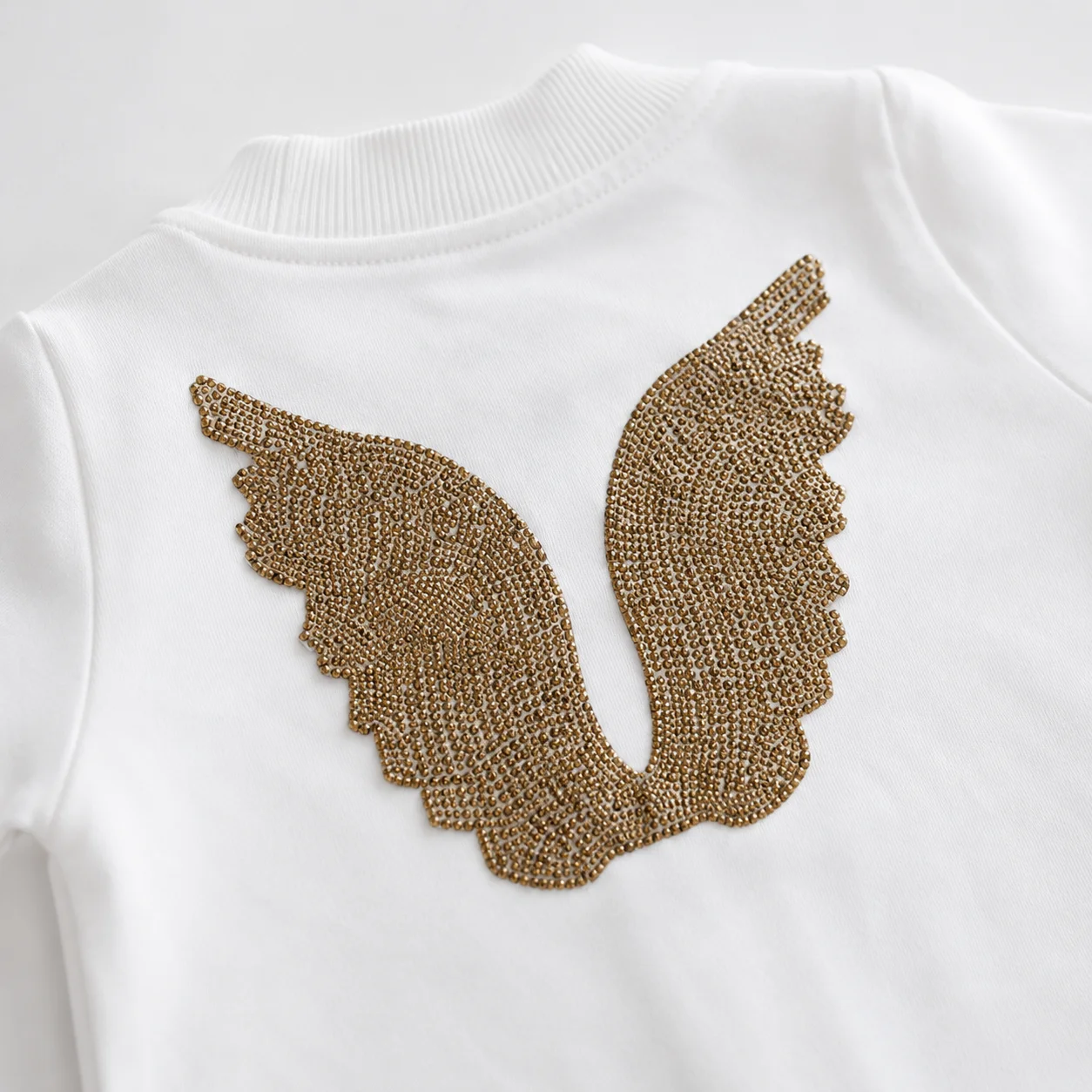 Luxury Golden Rhinestone Angel Wing Footed Baby Romper 3Pcs Set Xmas Red Green Bow Crown Hat Socks Newborn Photography Outfit