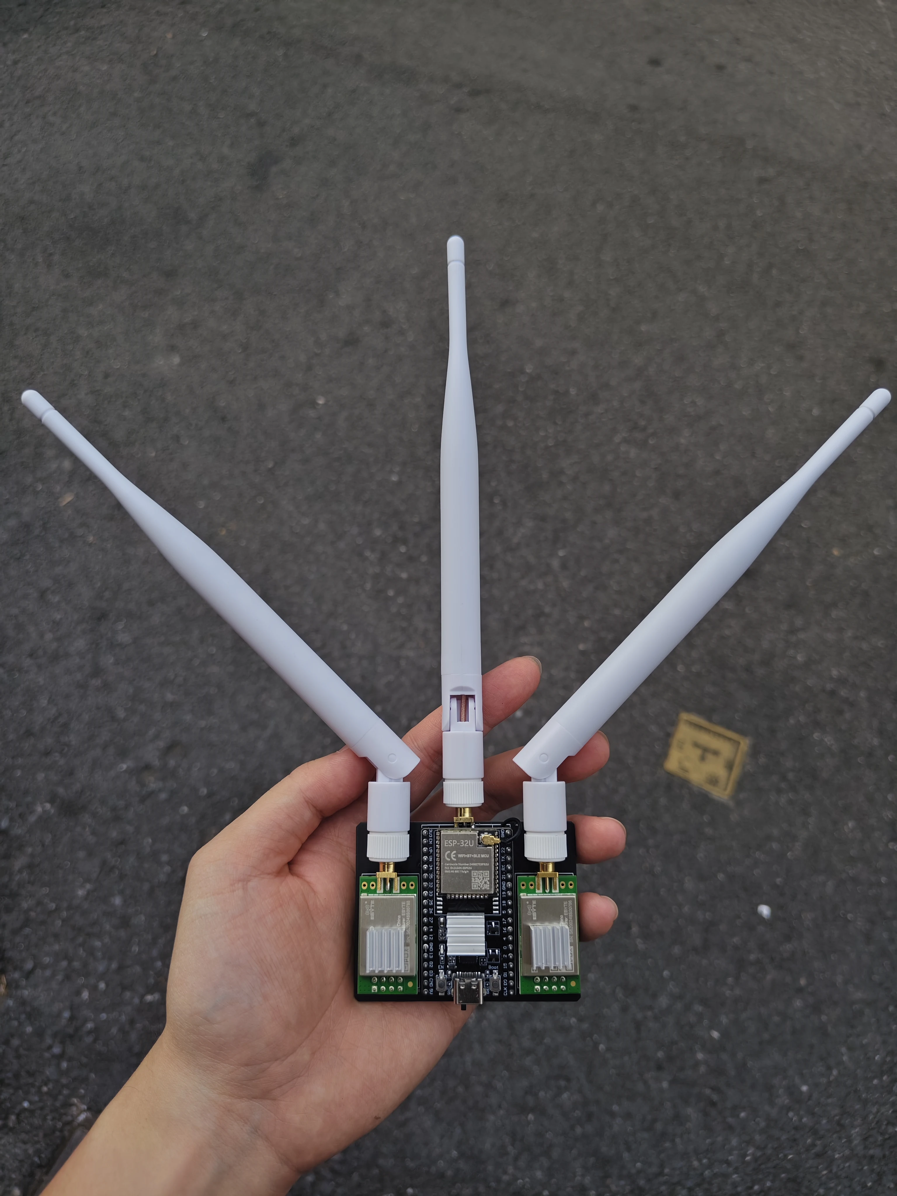 New ESP32 Development DevKitC + NRF24L01 PA LNA 2.4GHz Module Supports Bluetooth And Equipped With High-Gain Antennas for IoT