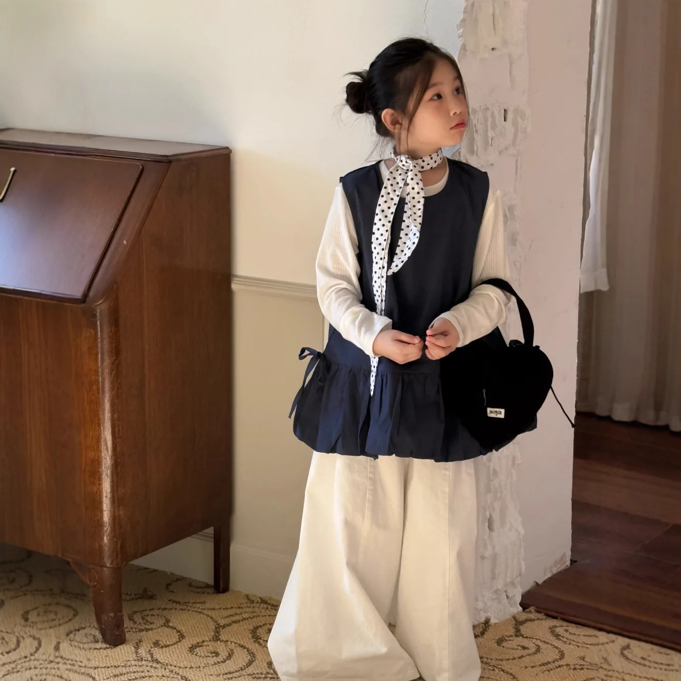 

‌2025 Autumn Girls Korean Style Solid Color Vest with Sleeveless Top Baby Toddler Blouse Soft Cotton Casual Princess Party Wear