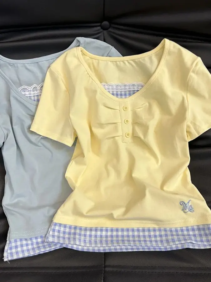 เสื้อผู้หญิงลายสก็อตแบบสองชิ้นปลอม ดีไซน์เชือกผูกเอว แต่งขอบลูกไม้ ปักลาย  ช่วยให้ดูผอมลง