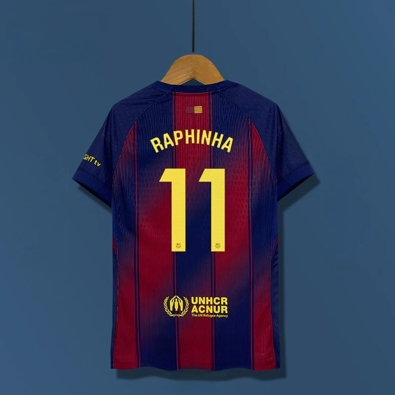 25_26 موسم برشلونة جيرسي بعيدا رقم 11 جيرسي مروحة نسخة الرجال والنساء الأطفال تنفس تي شيرت رياضي غير رسمي