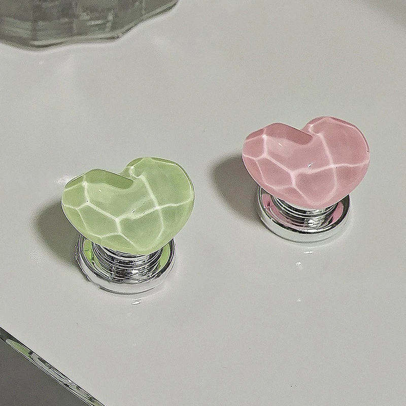 ✰✪2Pcs Heart Shaped Toilet Pressers Love Toilet Press Button Tank Press Switch Tank Button Nail Protector Bathroom Decoration