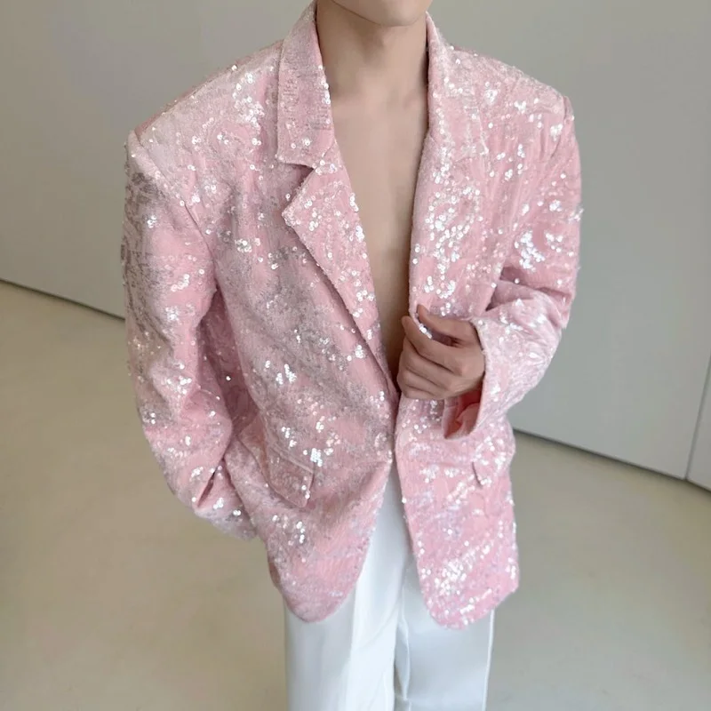 เสื้อเบลเซอร์ผู้ชาย WTHT รุ่นทันสมัย แต่งแผ่นเสริมไหล่ ประดับเลื่อม แขนยาว กระดุมแถวเดียว แฟชั่นฤดูใบไม้ร่วง ปี 2025 รุ่น 2A1858