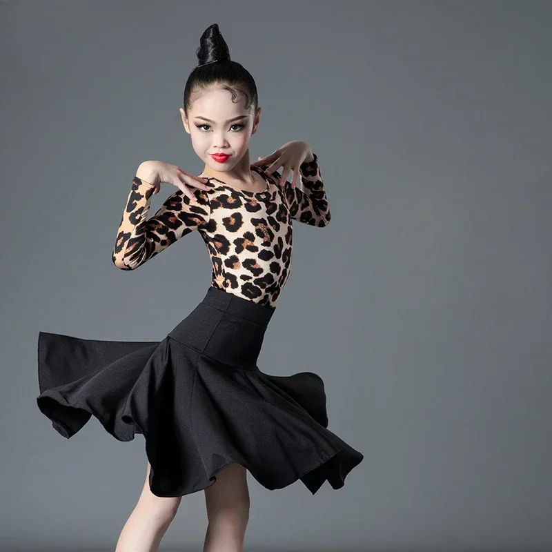 

New Children's Latin Dance Costume Girls' Dance Costume Samba Dance Short sleeved Performance Costume Two piece set