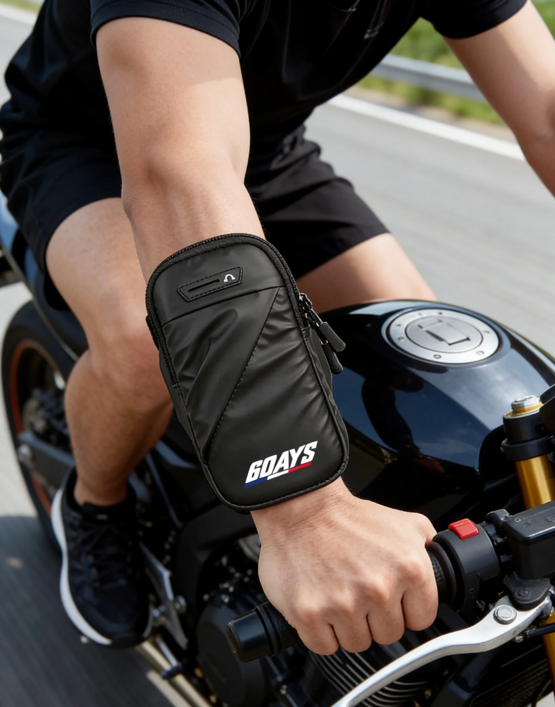 

Водонепроницаемая спортивная сумка на руль с разъемом для наушников для KTM 6Days 250/300/450/500 EXC/EXC-F/XC-W – подходит для версий Six Days Editions