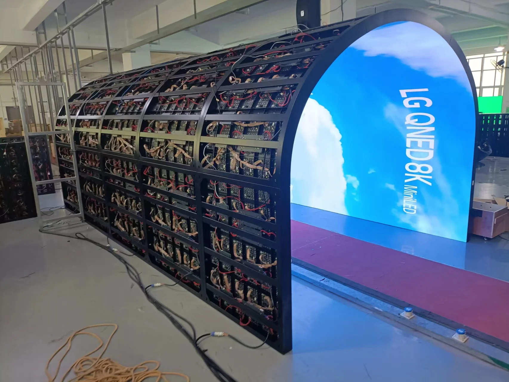 Full Color Big LED Wall Studio Curved LED Panel Indoor GOB Flexible LED Display Screen