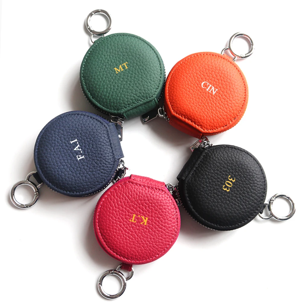 Funda para auriculares con letras personalizadas de lujo, Mini monedero redondo de cuero genuino, bolsa para auriculares inalámbricos, llavero con nombre personalizado