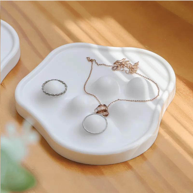 Curved Shape Jewelry Display Desktop Storage Necklace Bracelet Tray Organizer Plastic Ring Earrings Photographic Props Plate