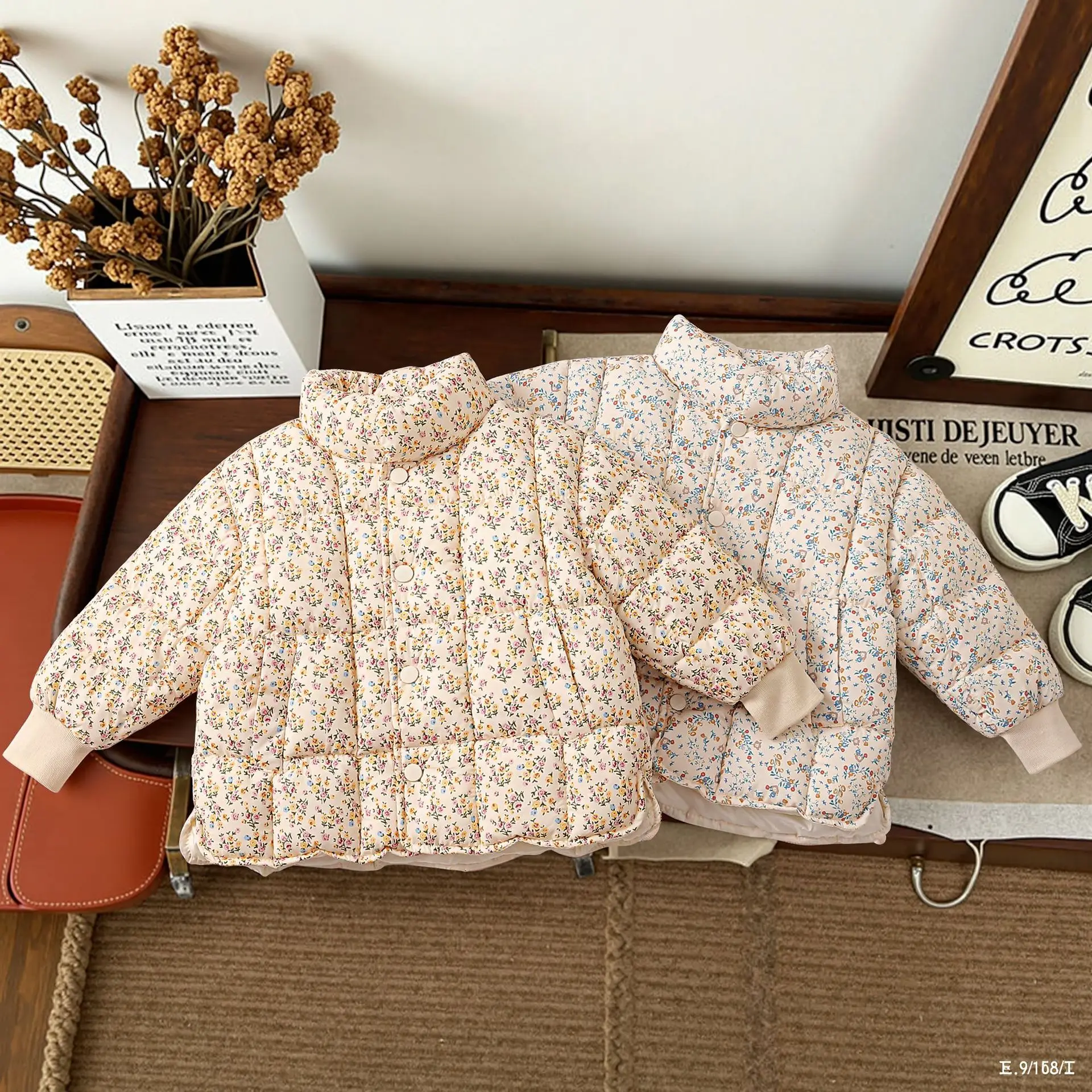 

Осень-зима 2022, новая одежда с хлопковой подкладкой и цветочным узором для девочек, теплая хлопковая детская красочная хлопковая одежда, детская одежда