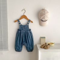 Ins new 2025 summer clothes 0-3 years old infants, boys and girls fashion Joker bib jeans long climb.