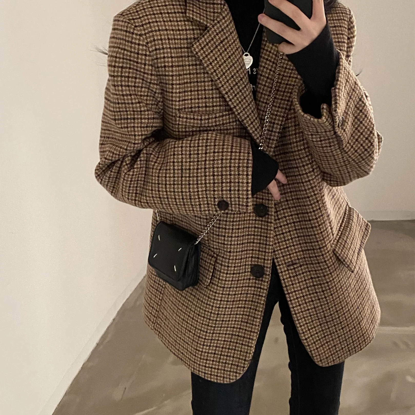Korean Style Vintage Plaid Suit Jacket Women Loose Lazy Mid-Length Woolen Coat Polyester Fabric Single Button Closure