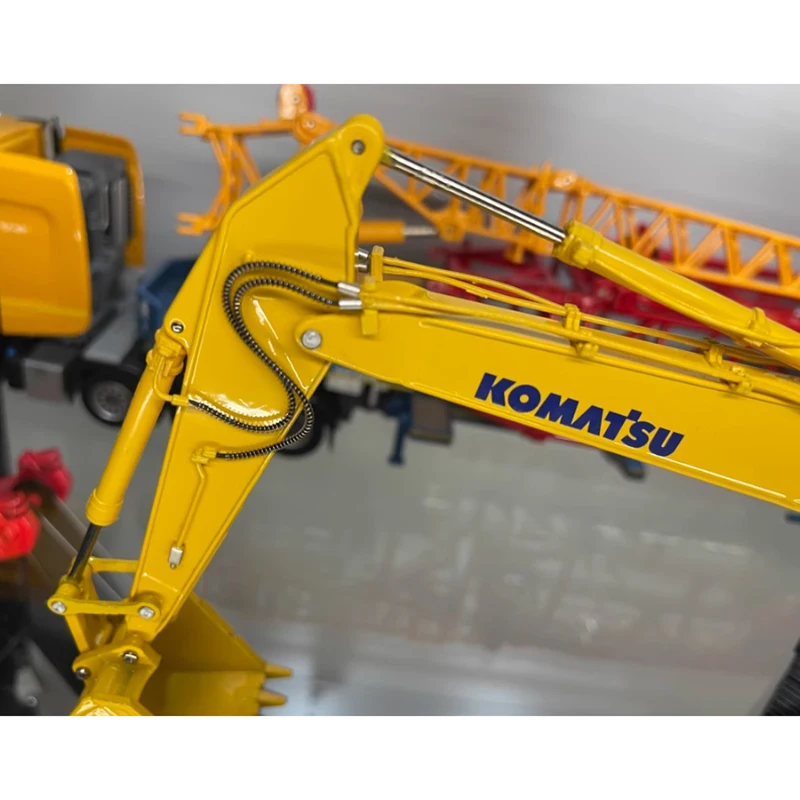 Diecast 1:50 Scale KOMATSU PC400LC-8 PC450-8 Excavator Alloy Engineering Model Collection Souvenir Display Ornaments Gift Toy