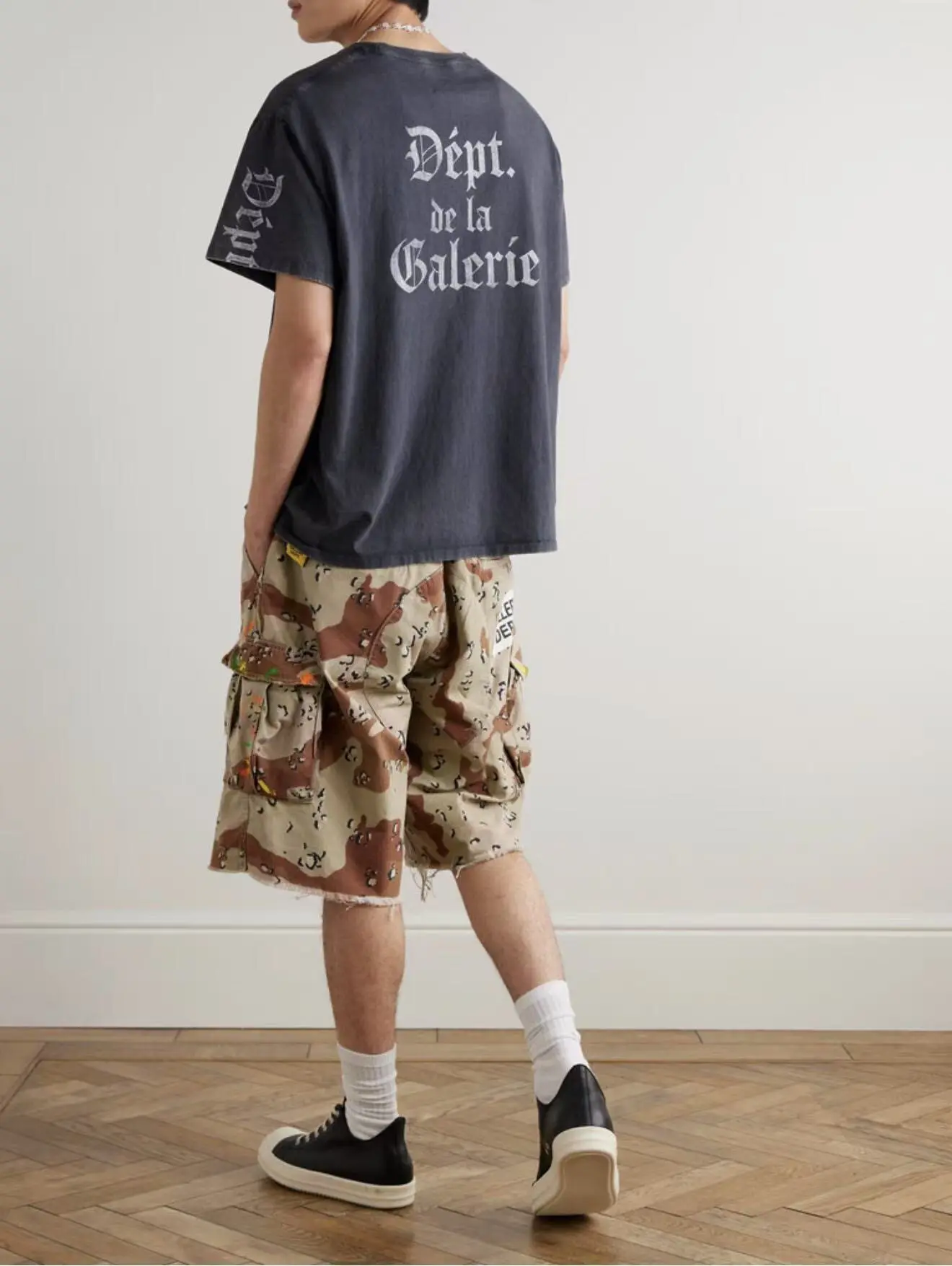 Gallery Dept Gothic White Letter Black Short Sleeve Tee