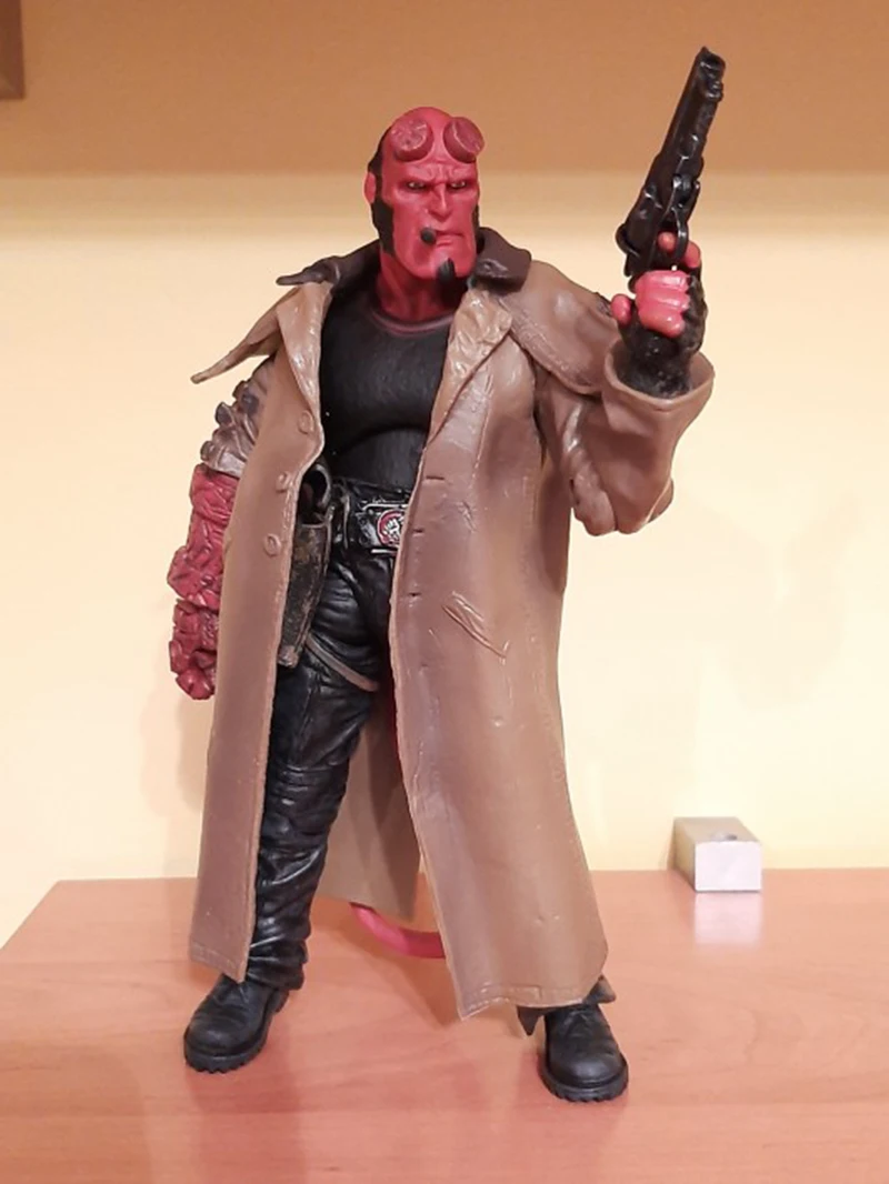 MEZCO Hellboy 액션 피규어 클래식 영화 악마 BJD 입상 Collectible Model 인형 장식 장난감