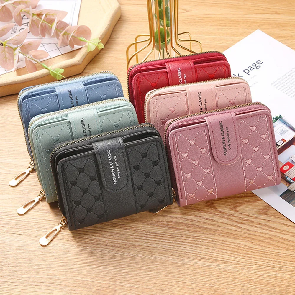 

1Pc Women Wallets Embroidered Love Heart Short Wallet Fashion Ladies ID Card Holders Clutch Bag ID Holder Zipper Snap Coin Purse