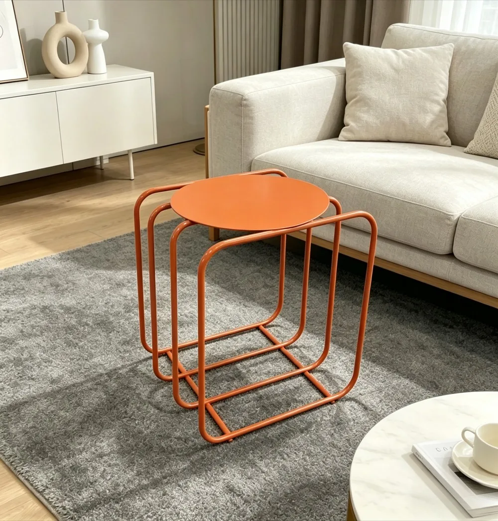 

Stylish C-Shaped Metal Side Table, Round Top Sofa End Table, Modern Mobile Coffee Table for Living Room, Easy Assembly