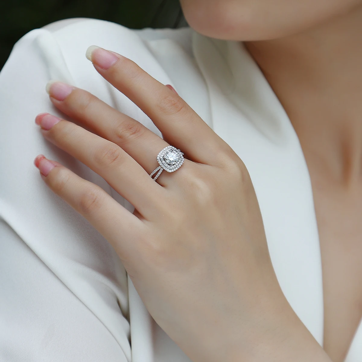 JIUZUAN 1Ct Moissanite Double Halo Ring, 18K White Gold Plated S925 Silver, Split Shank Design, Elegant Jewelry for Women