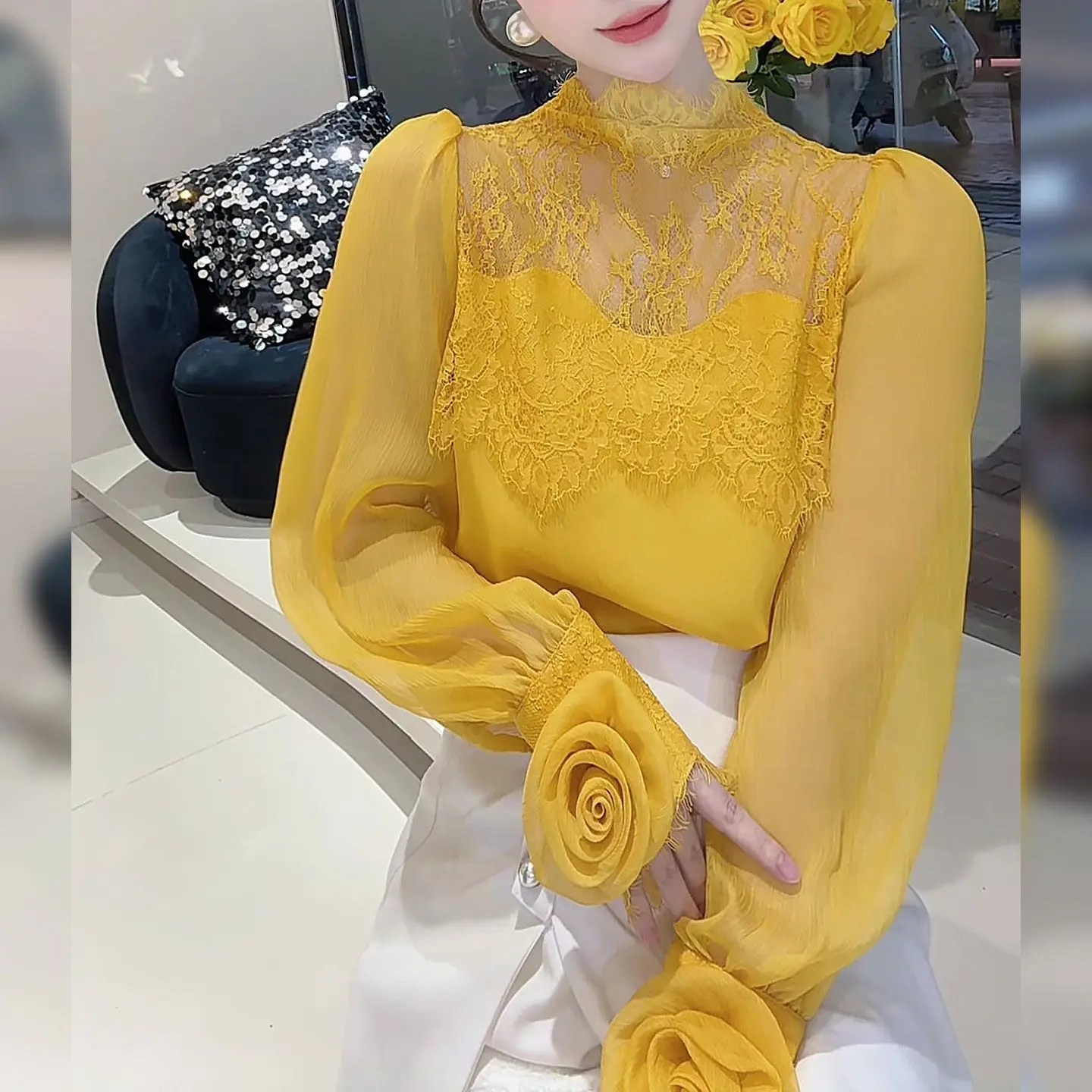 

Французская нежная желтая блузка с кружевными вставками и длинными рукавами, женская, осень 2026, новая, универсальная, тонкая, для ношения под другой одеждой