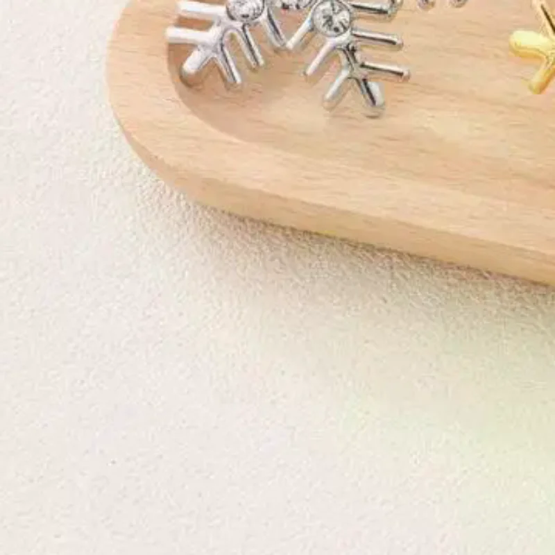 1Pcs Portable Snowflake Napkin Rings Practical Napkin Holder for Christmas Outdoor Indoor Dinner Party Table Decor