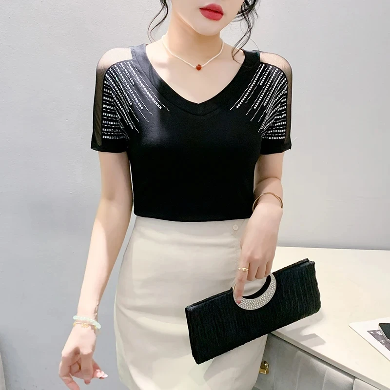 Camiseta feminina de manga curta com decote em v, oca, retalhos de malha, algodão, tops quentes de diamantes, roupas européias, moda verão