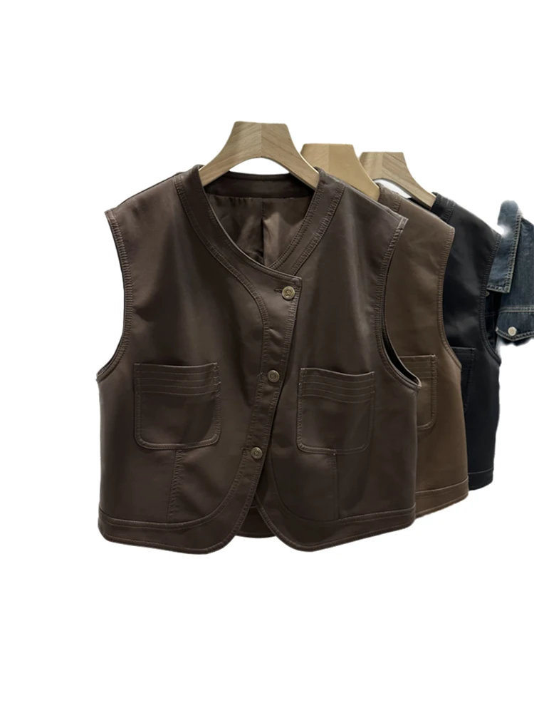 เสื้อกั๊กหนัง PU สไตล์เรโทรสำหรับผู้หญิง เสื้อคลุมทรงกลม ดีไซน์เลเยอร์แบบไม่สมมาตร สำหรับฤดูใบไม้ร่วง ปี 2024 เหมาะสำหรับใส่ไปทำงาน ติดกระดุม สี