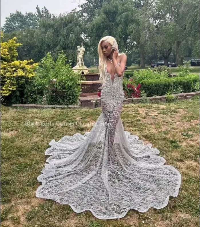 Sexy See Through Mermaid Prom Dress 2024 Silver V Neck Diamante Applique Black Girls See Through Tulle Formal Occasion Ball Gown