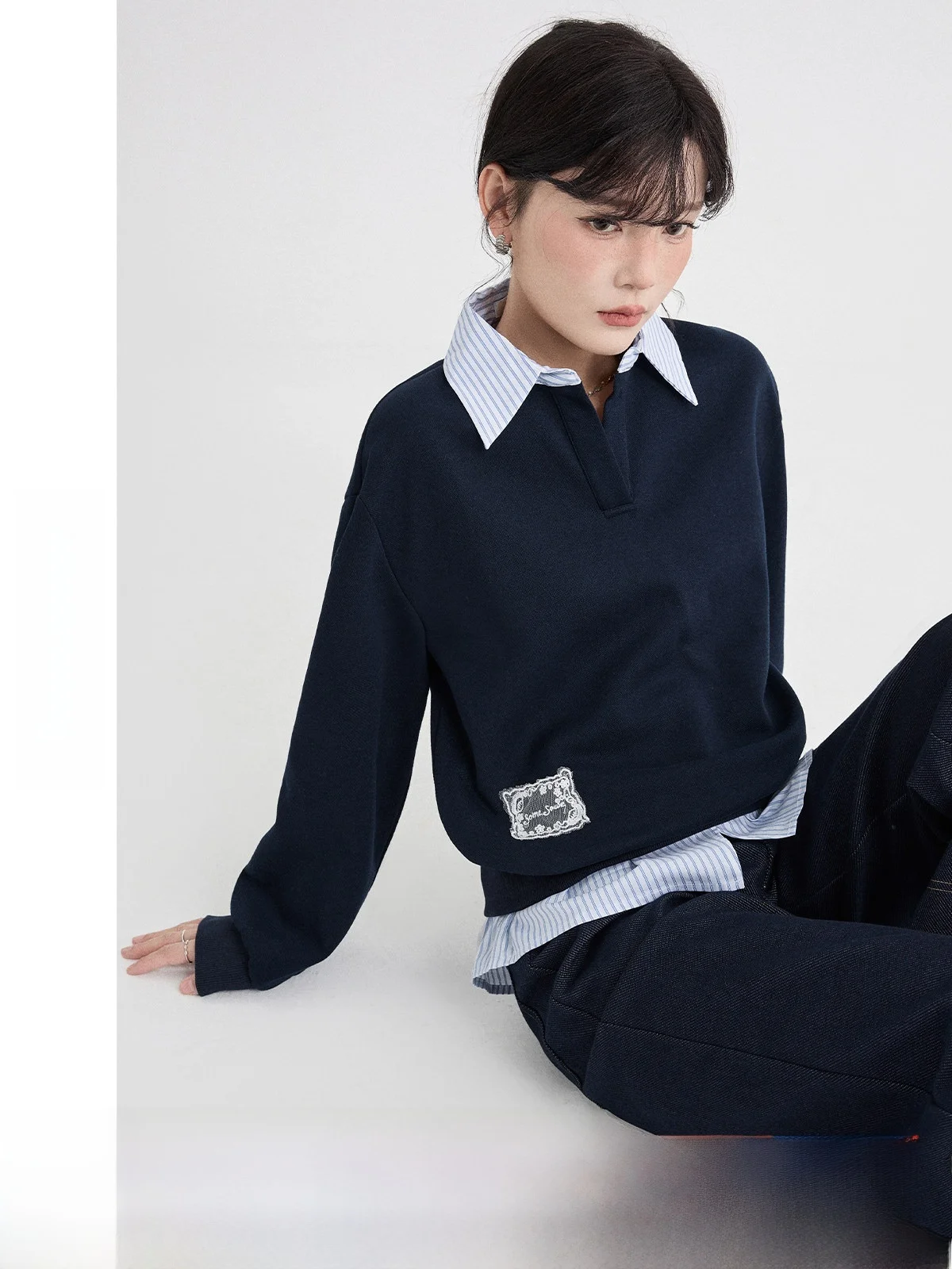 

Guier Neck Striped Loose Slimming Top Women's Fake Two-Piece Sweatshirt Spring 2026 New Style Casual Long Sleeve Shirt