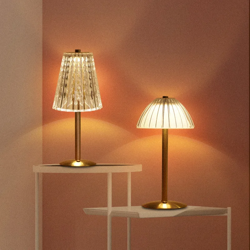 LED Crystal Diamond Table Lamp USB Touch Dimming Desk Lamp Eye-Protection Night Light Restaurant/Hotel/Bar Decorative Light