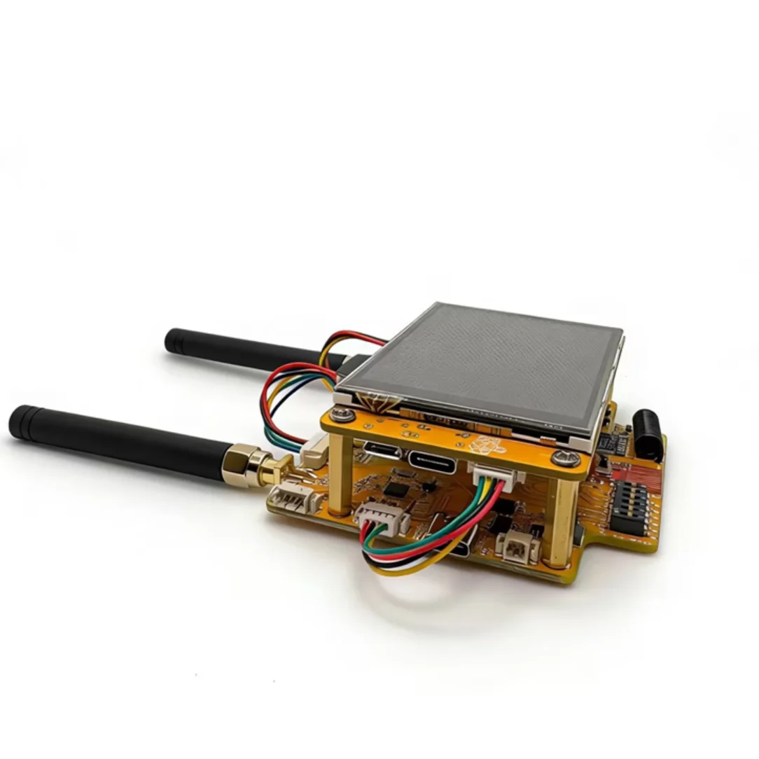 El Sombrero Complementario NM-RF-Hat, RF Multibanda para ESP32-2432S028 Bruce CYD CC1101 NRF24 PN532 IR TX/RX 433M OOK con Gestión de Energía y Ranura TF
