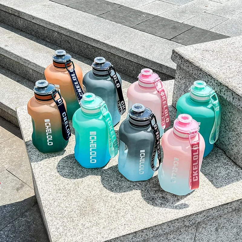 2 Litros Water Bottle with Scale Tomatodo Botella De Agua Gourde Fitness GYM Garrafa Picnic 2200ml Cocina Motivational Bottles