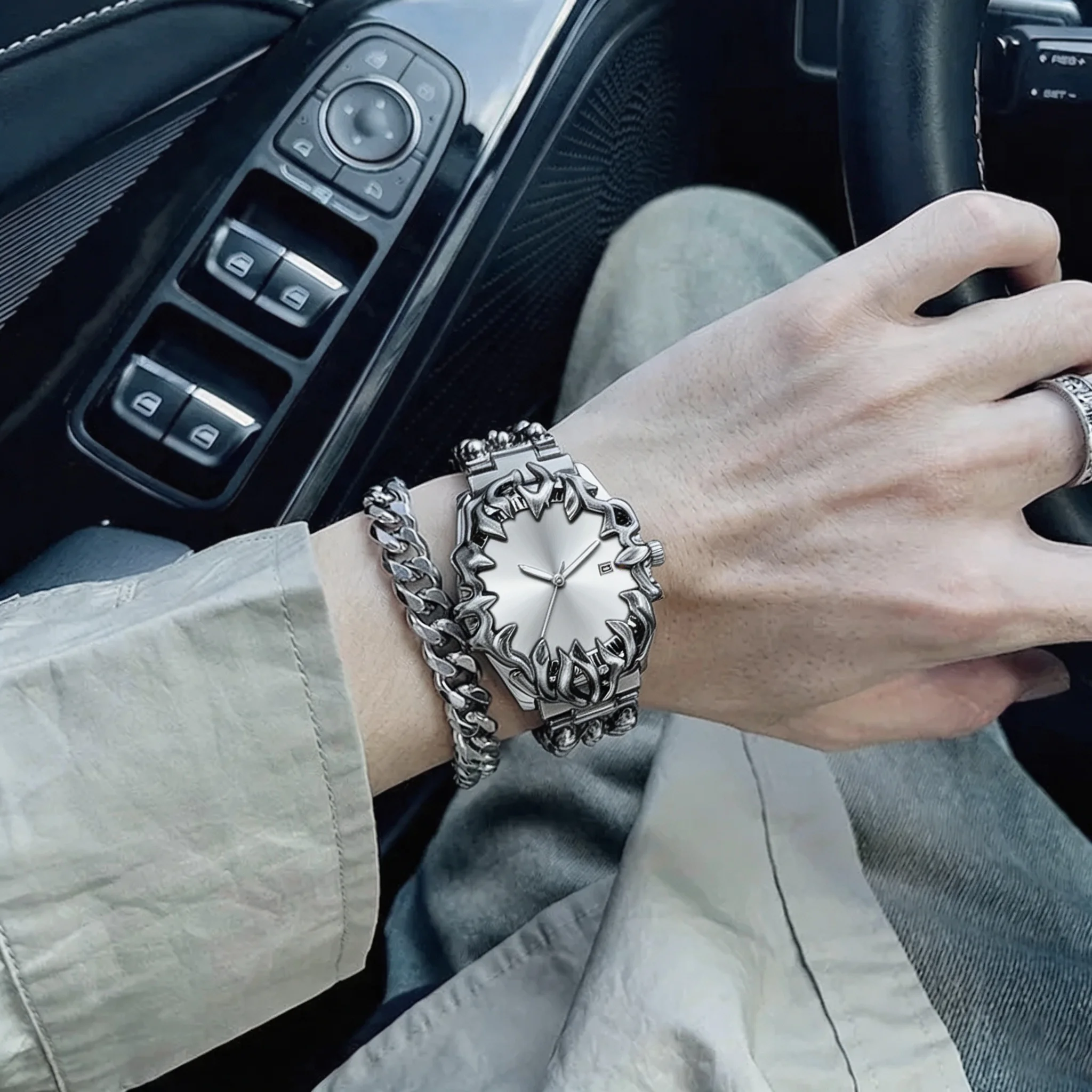 Fashion heterosexual Claw watch Alabaster Style Retro Y2K European American Watches Special Shaped Advanced ins Niche Watches