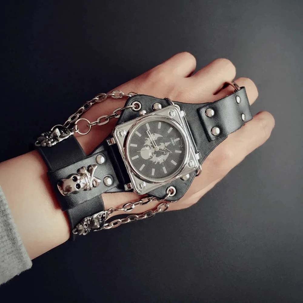 Quartz Watch Men\'s Watch Trendy Watch Fashion Nostalgic Rock Retro Hip-hop Punk Style Scorpion Belt Chain Skull Rivet Belt Watch