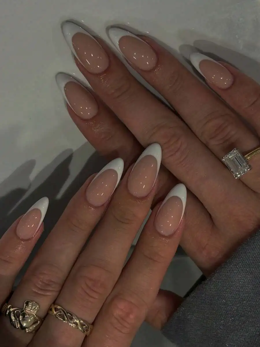

24pcs Disposable Upgraded Nail Art Set, Almond Shaped Summer Nails, White And Pink Minimalist French Style Fake Nails Set, Suita