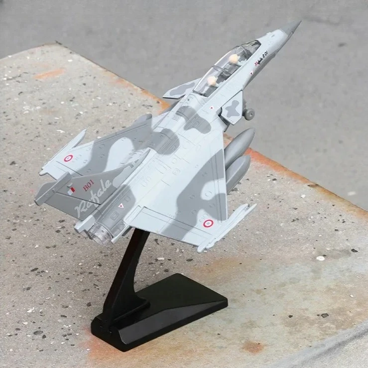 Alloy Rafale Fighter Model Acoustooptic Return Force Aviation Military Aircraft Model Toy Gift Home Decorations