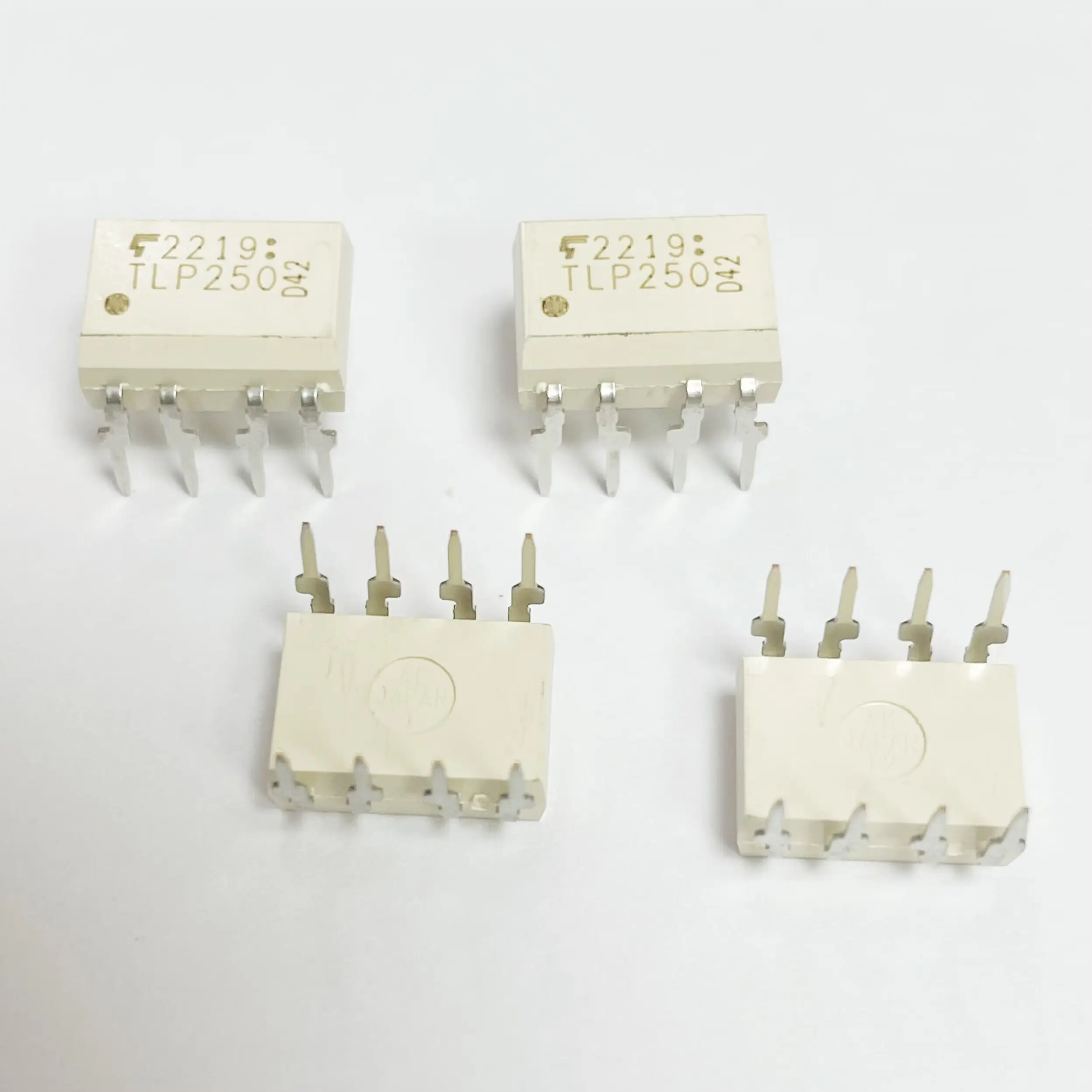 10PCS/LOT TLP250H The optocoupler IGBT drive isolator is plugged into DIP8