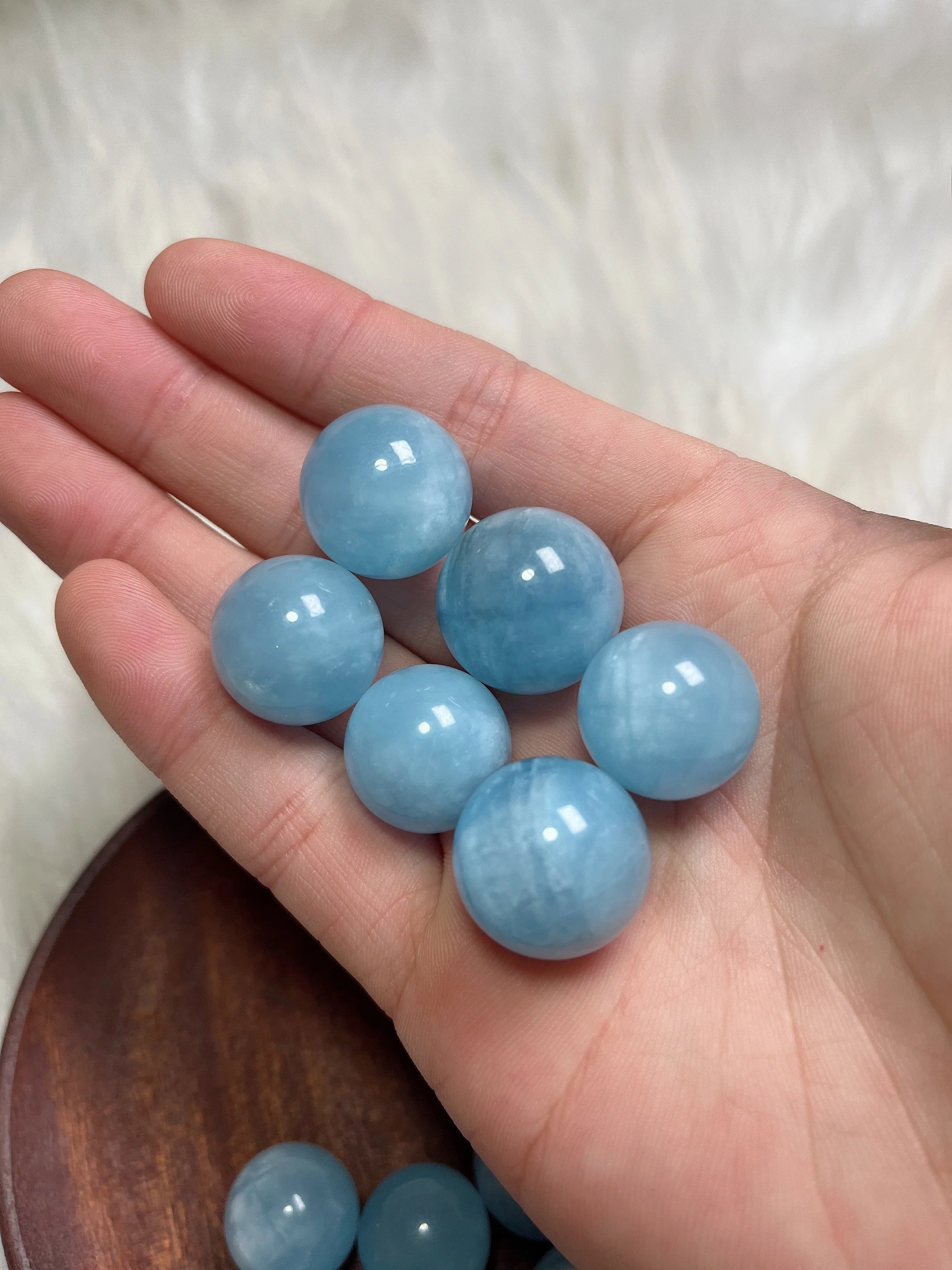 

Natural Wholesale Crystals Blue Aquamarine Quartz Sphere Healing Mediation Gemstones Small Ball Home Decorations Gift Room Decor