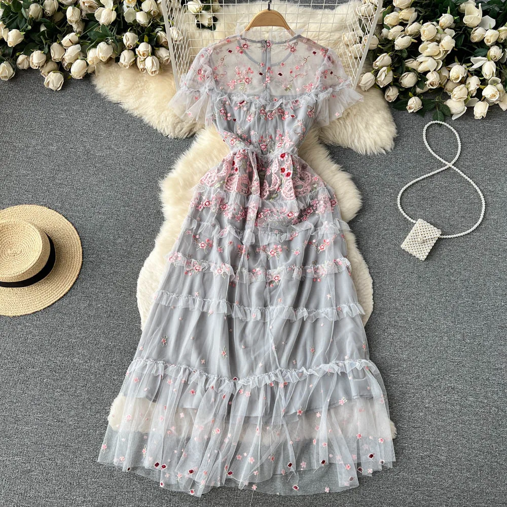 Imagem -04 - Designer de Passarelas Femininas Babados Vestido Maxi Floral Manga Curta Bordado de Flores de Malha de Verão Vestido Longo Cinza Vestido Natalício Boho Novo 2023