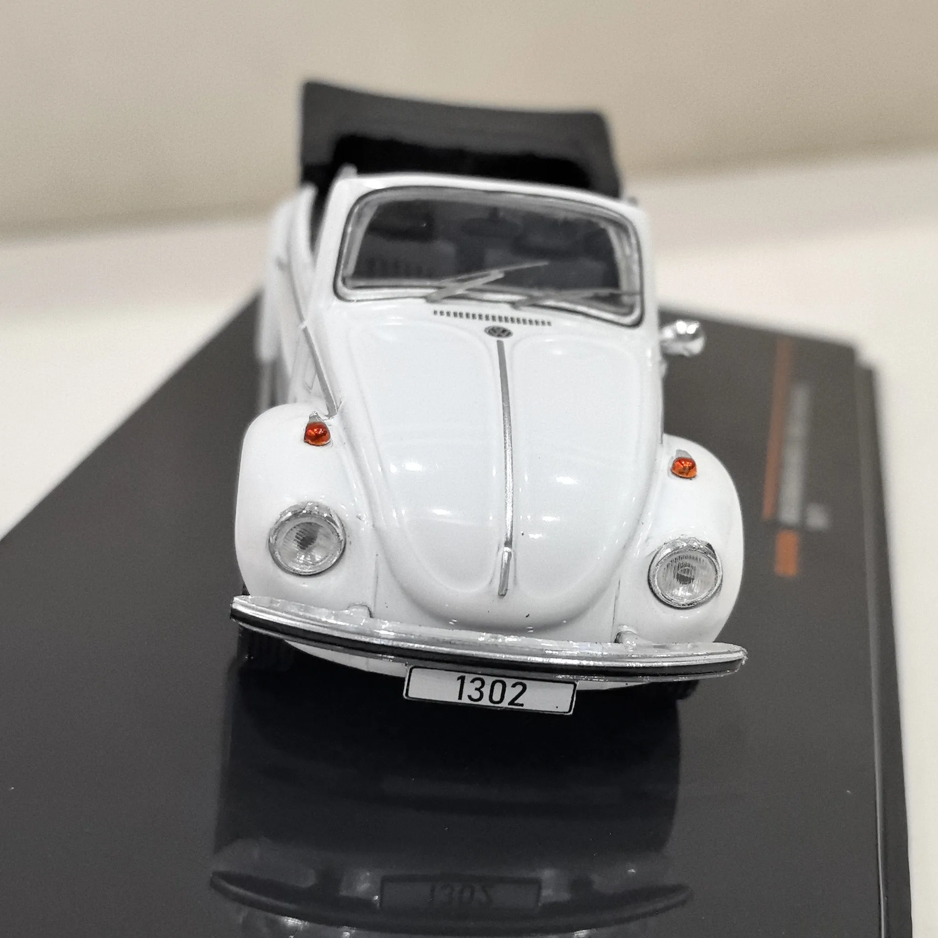 다이캐스트 IXO 1:43 스케일 VW BEETLE 1302 LS 1971 VW 합금 자동차 모델 소장 장난감 선물 기념품 디스플레이 장식품